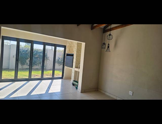 3 BEDROOM TOWNHOUSE FOR SALE IN WATERKLOOF AH